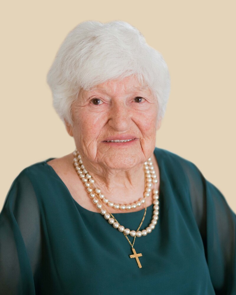  ΕΛΕΝΗ ΛΟΥΒΙΕΡΗ